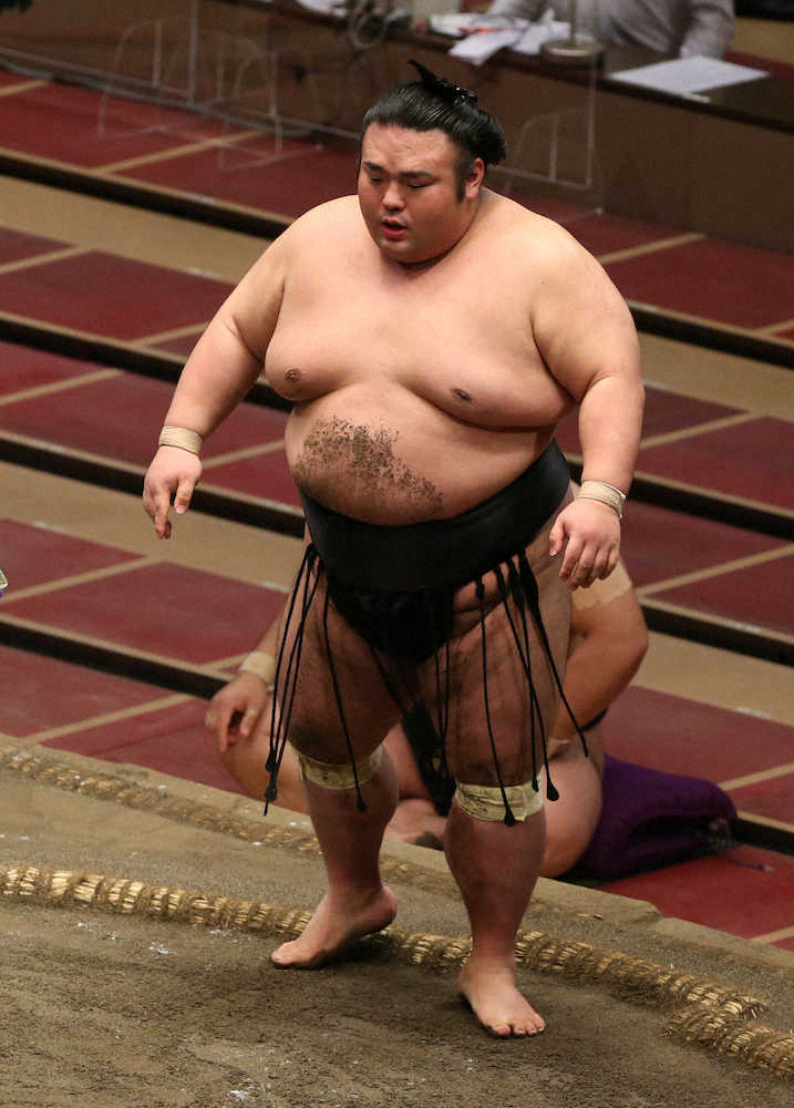 【画像・写真】貴景勝　V争い“直接対決”に完敗し一歩後退…危機的状況も切り替え「同じようにやる」