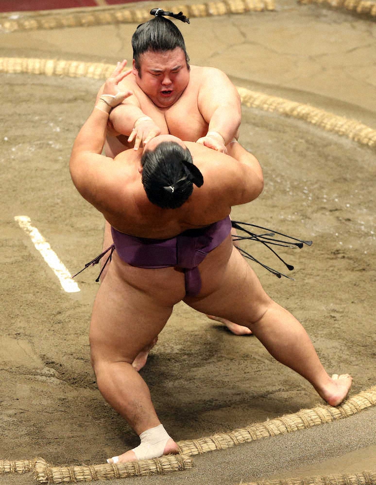 【画像・写真】貴景勝、大関対決完勝も笑顔なし　「実力がまだまだないから優勝できなかった」