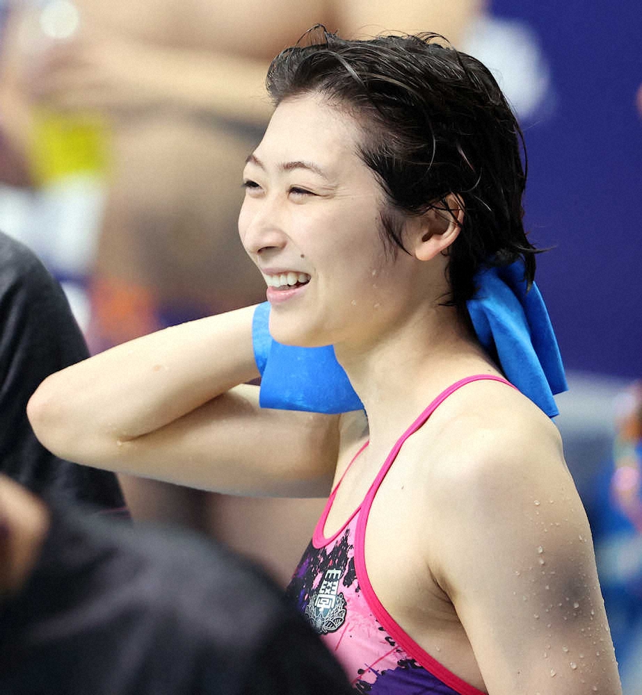 第96回日本学生選手権水泳競技大会　練習を終えて、笑顔を見せる池江璃花子（代表撮影）