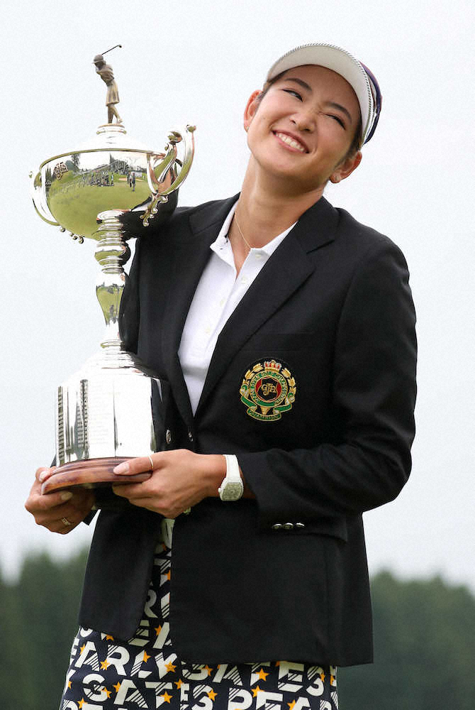 【画像・写真】英莉花　日本女子OP優勝から一夜、同世代しぶこからも祝福メッセージ届く