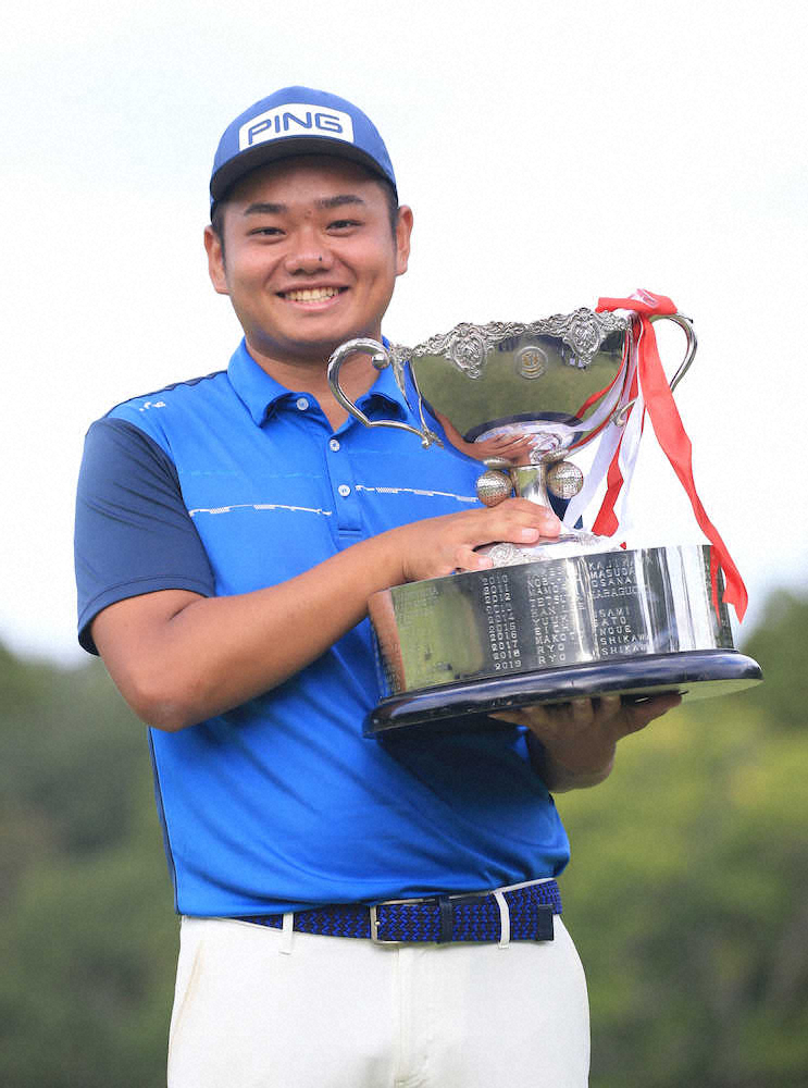 【画像・写真】男子ゴルフ・千葉OP　22歳・大岩PO制しV　「いつも練習しているコースで勝ててうれしい」