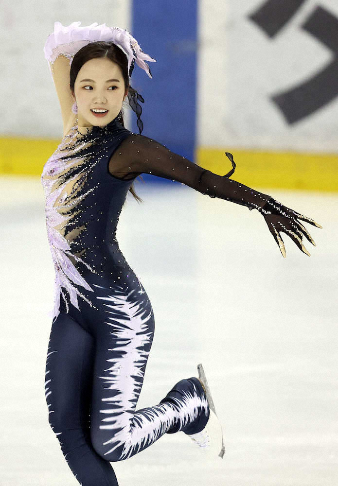【画像・写真】本田真凜、ジャンプミスで9位発進　右肩脱臼が影響