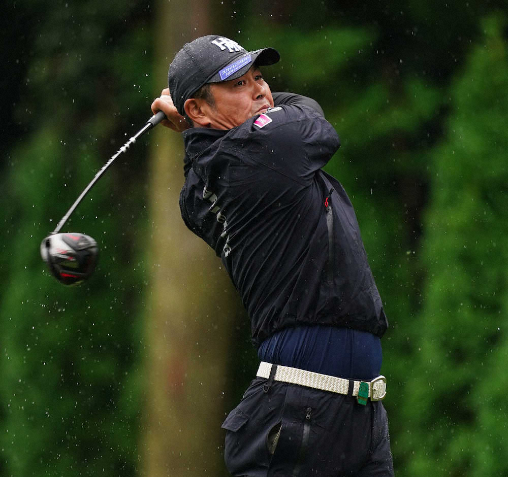 【画像・写真】谷原秀人、通算5アンダー単独首位　若手に見せつけた41歳ベテランの意地