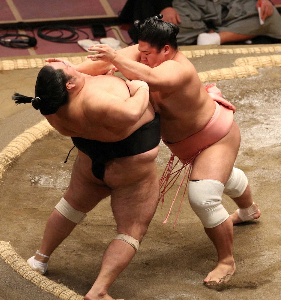 【画像・写真】5勝目挙げた宇良「メチャクチャ頑張ってると思う」