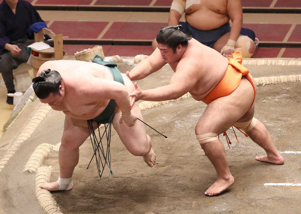 【画像・写真】志摩ノ海、自己最速9日目で給金　土俵際で執念の形勢逆転