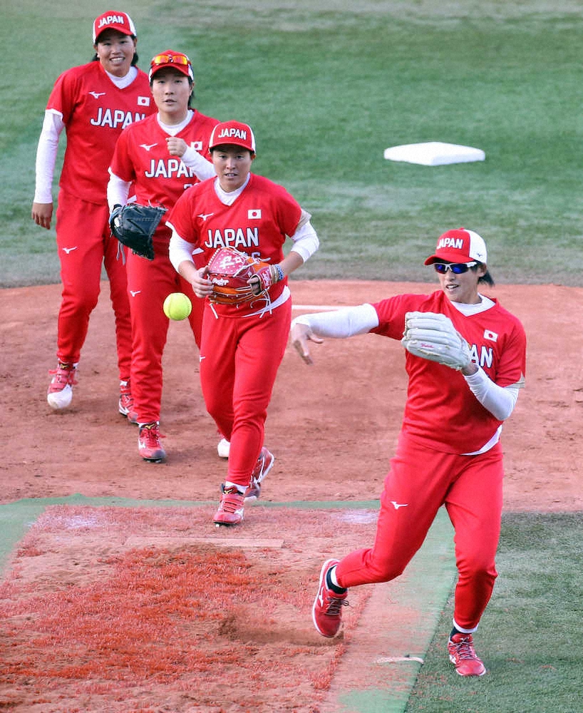 【画像・写真】ソフト女子日本代表、IT導入！上野も“新様式強化”来夏開催信じ「歩むべき道を進んでいくだけ」