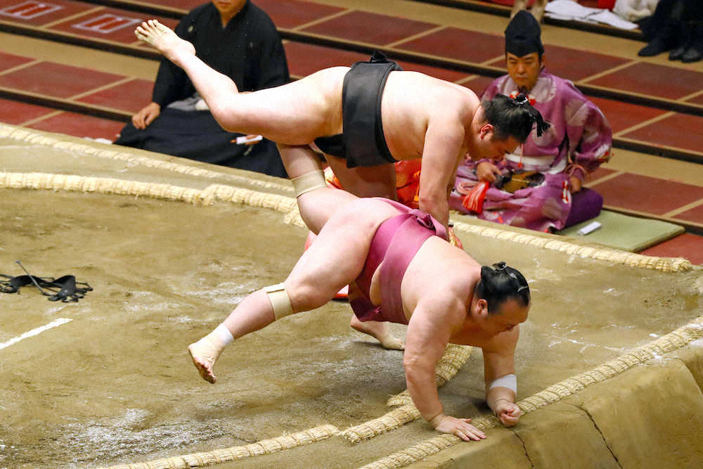 【画像・写真】貴景勝、志摩ノ海1敗キープ！竜電、照ノ富士が2敗追走　宝富士は連敗で3敗目