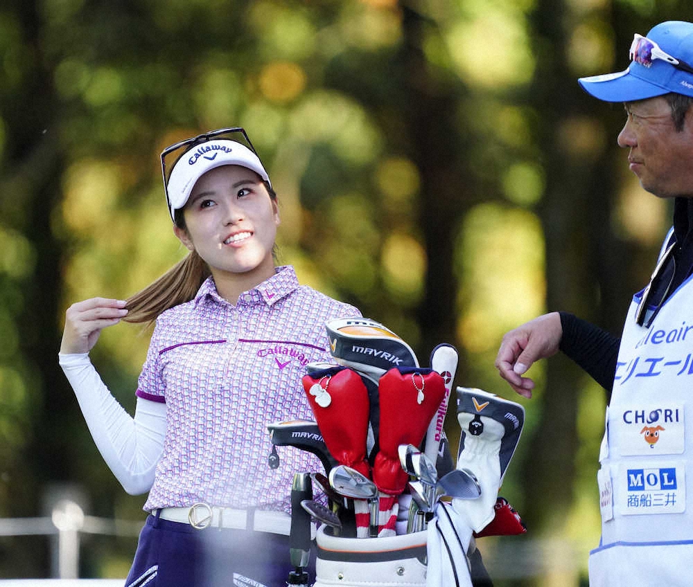 【画像・写真】渋野日向子、今季国内自己ベスト「68」　新世紀世代の笹生、ミレニアム世代の西村が暫定首位