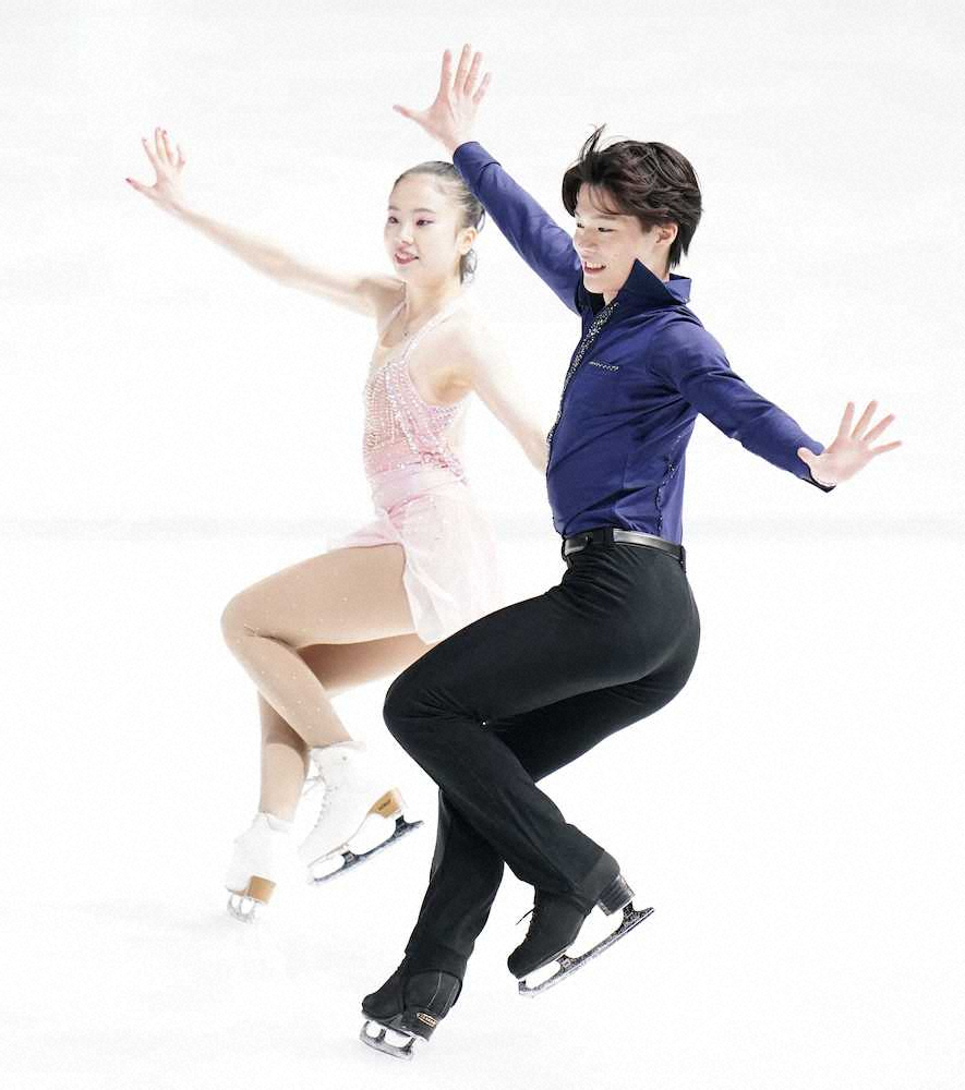 【画像・写真】“うたしん”58・74点で首位発進　有観客に笑顔舞い　全日本ジュニア選手権