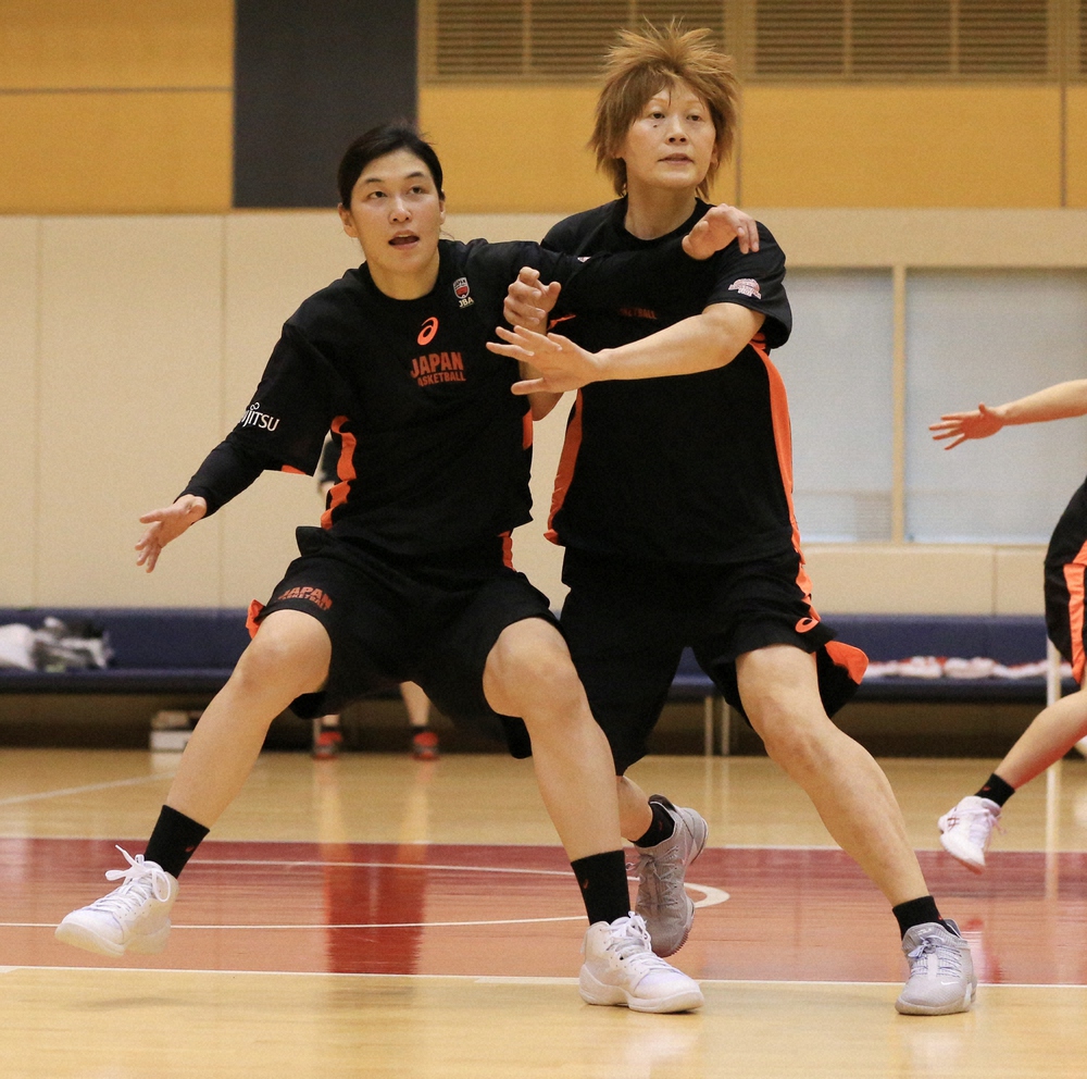 イベント会社を立ち上げたバスケットボール女子日本代表・高田（右）
