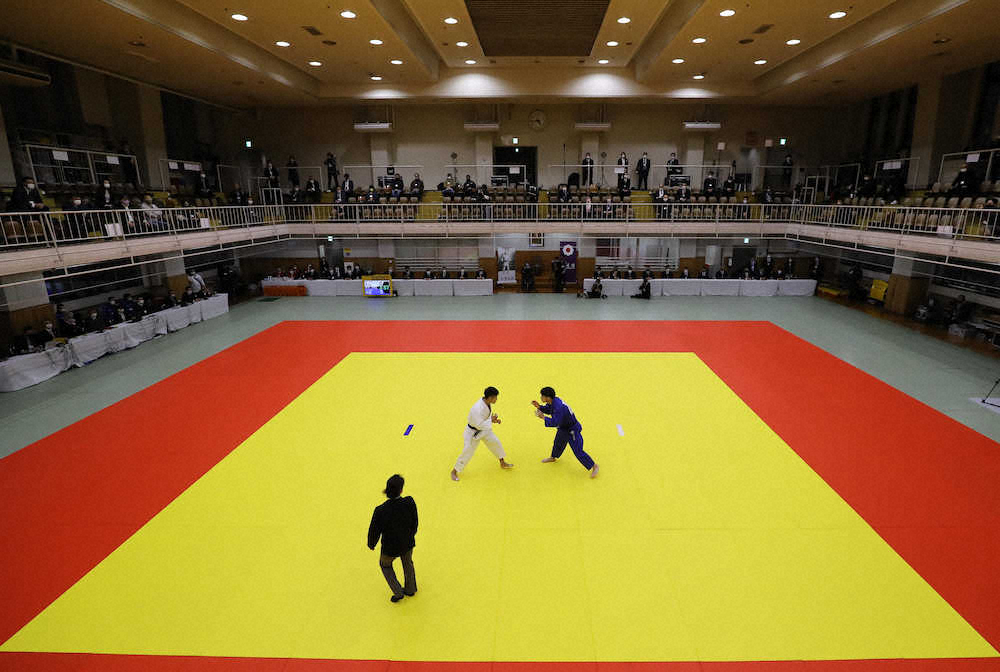 【画像・写真】女性審判第一人者、天野氏　24分間冷静裁き　ファン望んだ技で決着