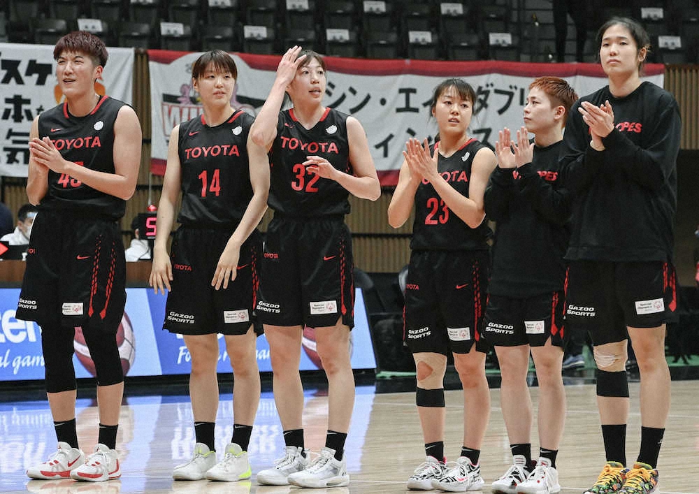 全日本バスケ女子準々決勝　アイシンAWに快勝したトヨタ自動車の選手たち