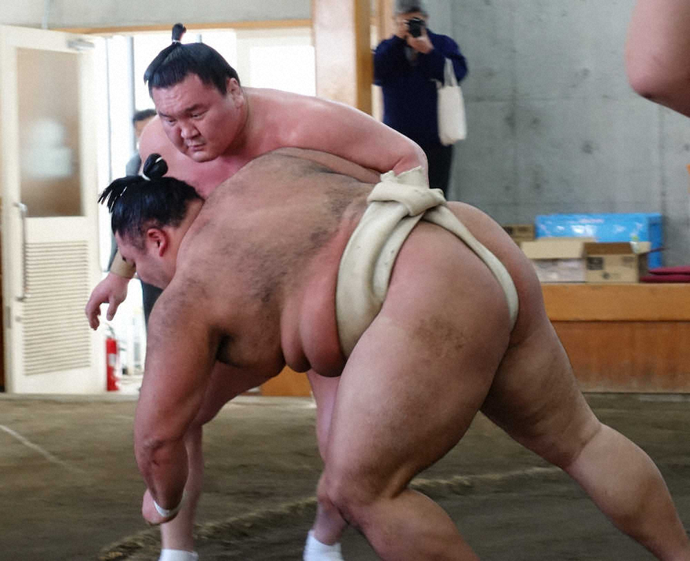 【画像・写真】朝乃山　白鵬から怒声「力を抜くな」　三番稽古で圧倒されるも「前に出る相撲を忘れずに」