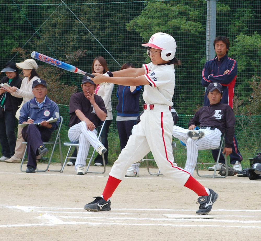 ソフトボール選手時代の渋野日向子の打撃フォーム 提供写真 スポニチ Sponichi Annex スポーツ
