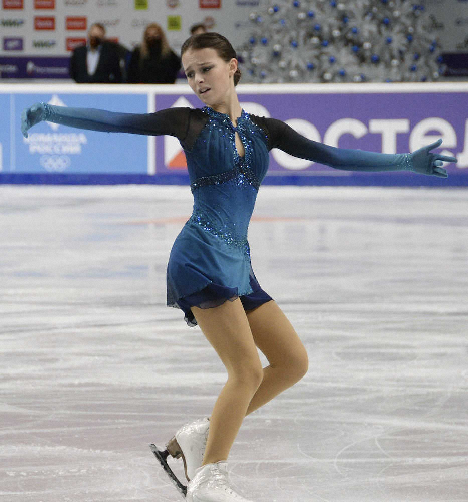 ロシア選手権女子SPで首位に立ったアンナ・シェルバコワの演技