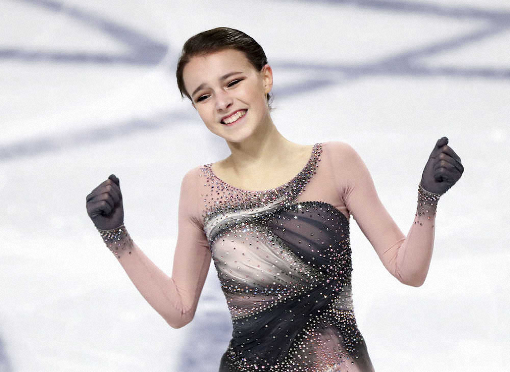 【画像・写真】肺炎から復帰のシェルバコワ　圧巻演技でロシア選手権3連覇　“鉄の女”トゥトベリーゼコーチも涙