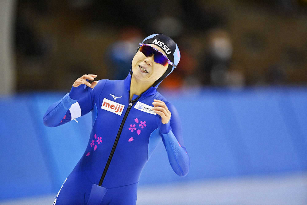 ＜全日本スピードスケート選手権＞女子500メートルで優勝した高木美帆。ゴール後、首をかしげる
