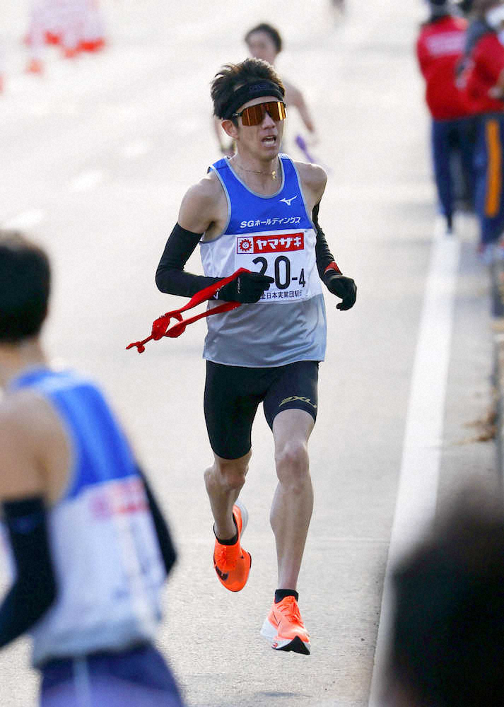 34歳の佐藤悠基が14人抜きで区間賞 2年ぶり出場に 戻ってこられてうれしい スポニチ Sponichi Annex スポーツ