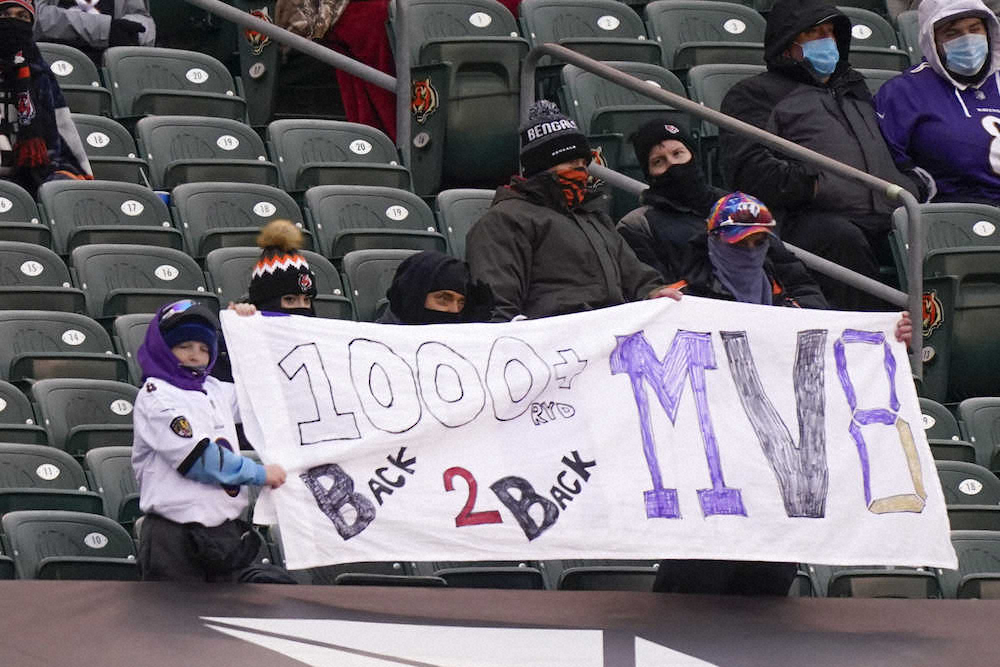 【画像・写真】レイブンズのQBジャクソンが「記録的」な大活躍　ブラウンズは18季ぶりにプレーオフ進出