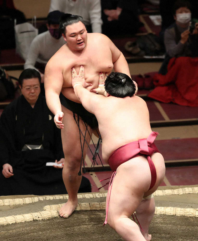 【画像・写真】カド番の大関・朝乃山　黒星発進にがっくり「胸を出してしまった」