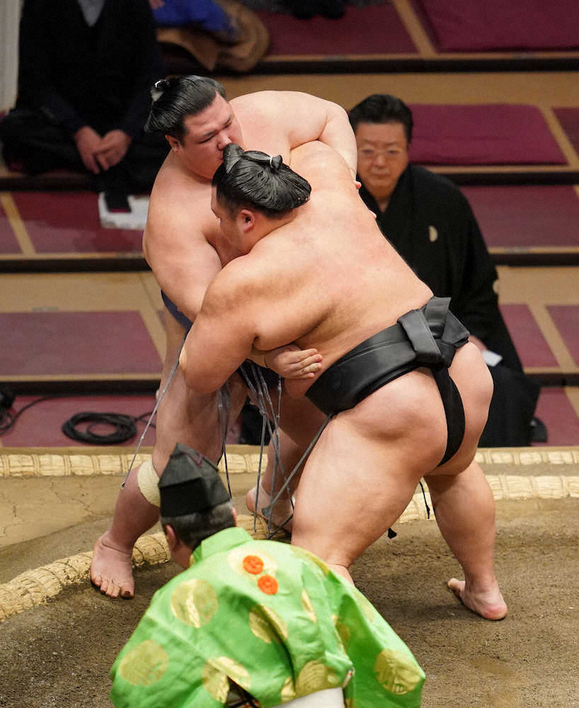 【画像・写真】正代、切り替えて連敗阻止　朝乃山は五分に　貴景勝以外の2大関は白星　