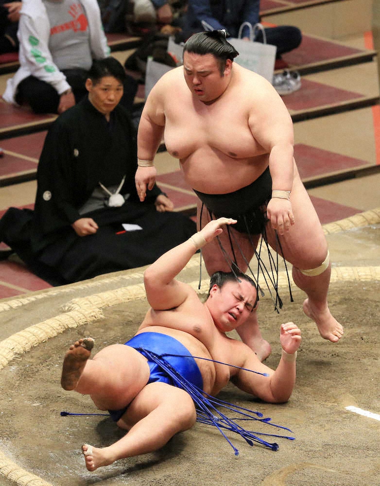 【画像・写真】貴景勝　21年初白星「いいきっかけになれば」、後輩・琴勝峰を一蹴し安ど