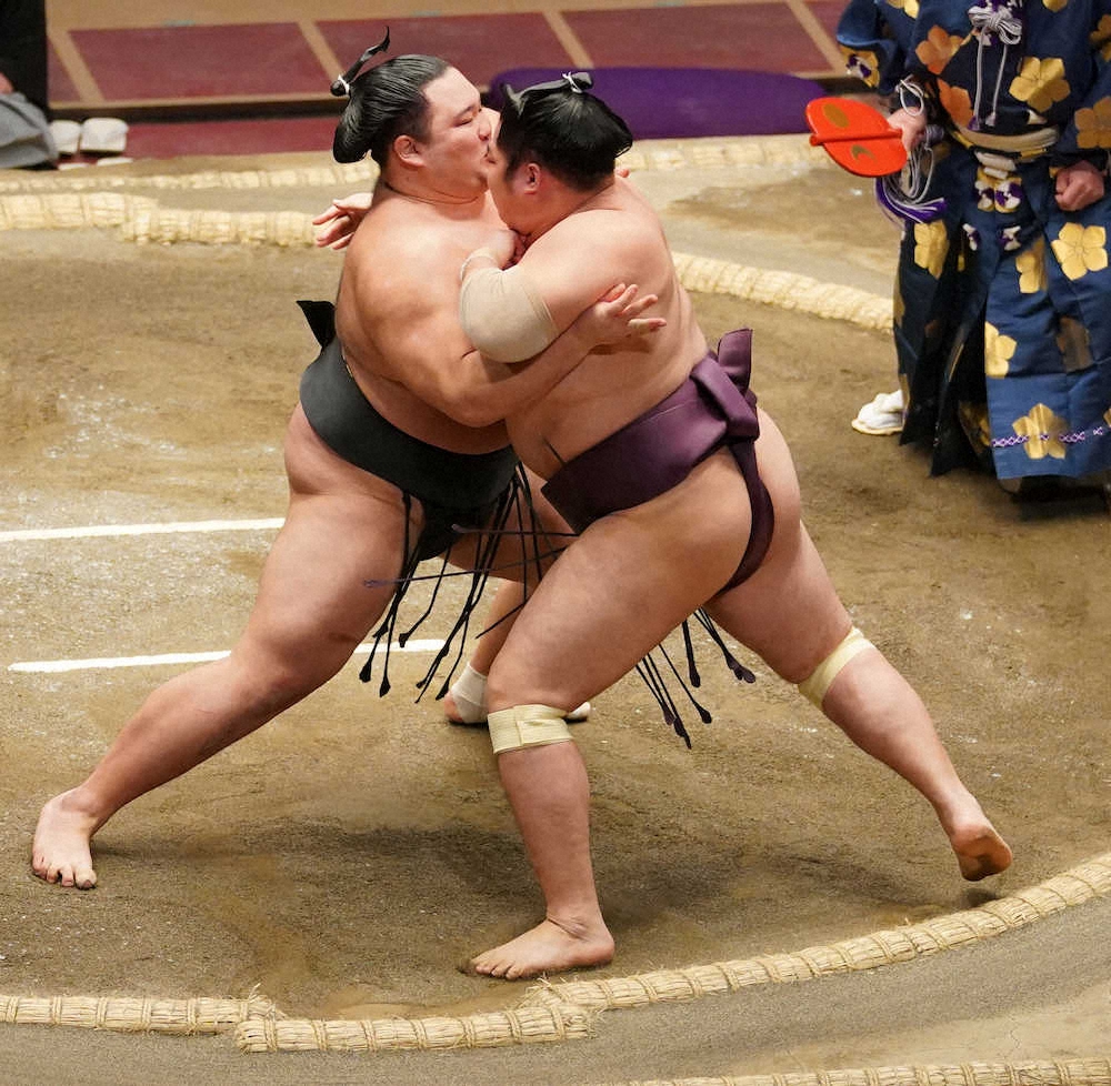 【画像・写真】朝乃山　遠藤撃破で5勝目、カド番脱出あと3勝「気持ちで負けないように」
