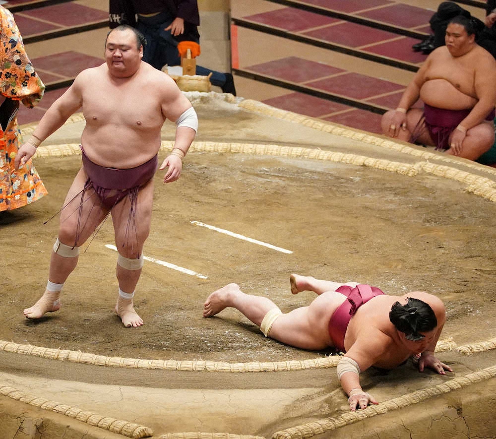 【画像・写真】貴景勝まさかの7敗目　大栄翔初黒星で全勝消えた、正代が2敗キープ