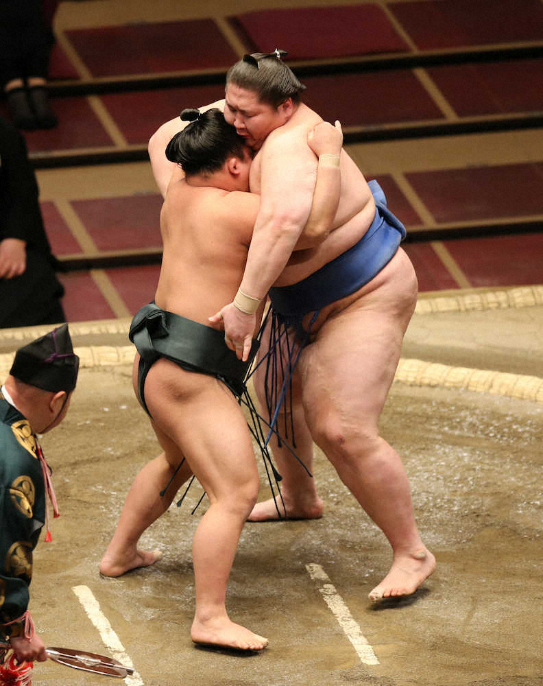 【画像・写真】2分43秒1の長丁場も逸ノ城“我慢勝ち”で3敗死守