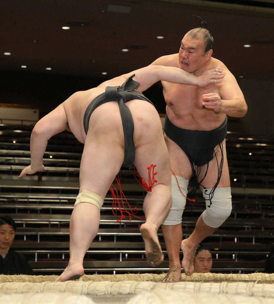 【画像・写真】50歳・華吹が勝ち越し!大阪万博の1970年生まれ　86年初土俵から208場所目