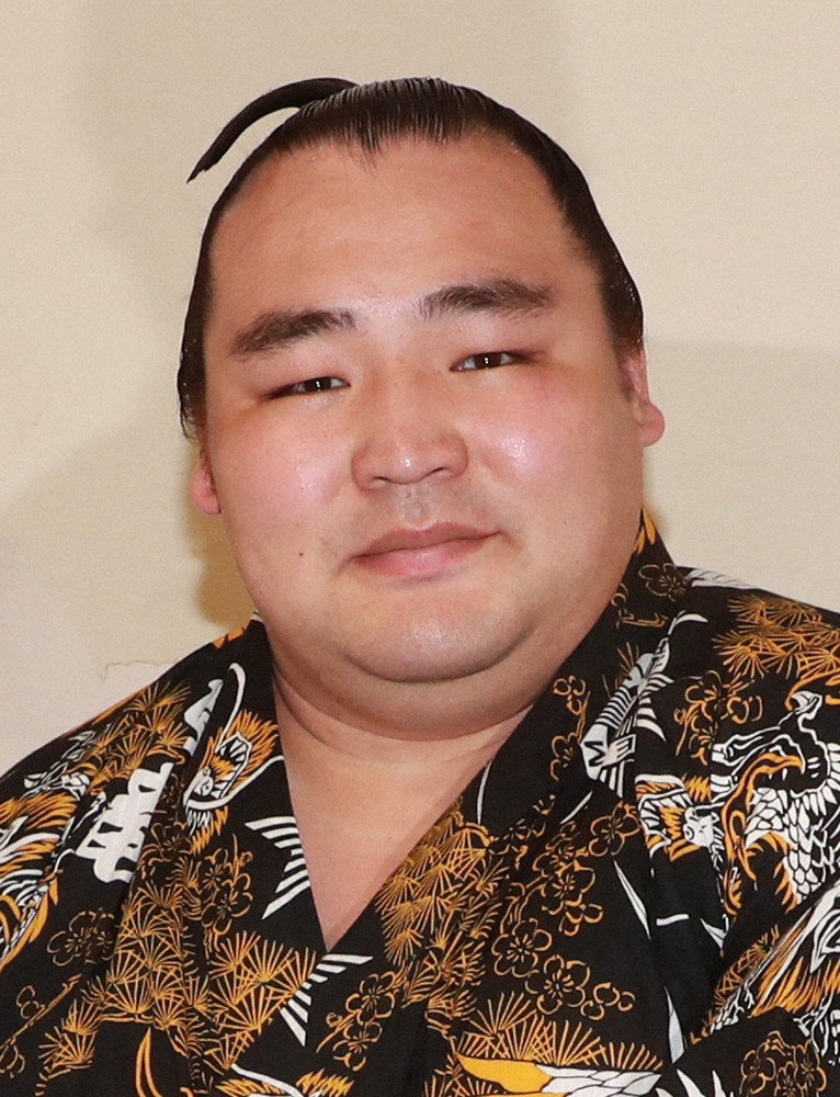 【画像・写真】鶴竜　基本運動で汗、春場所へ陸奥親方「必死にやるしかない」　