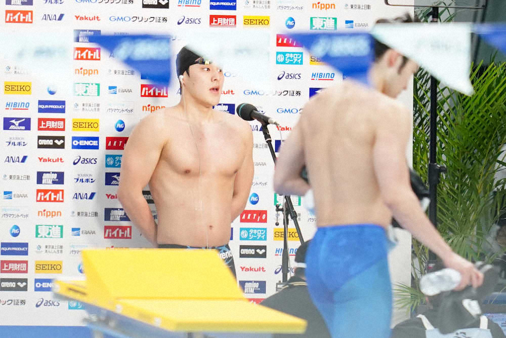 【画像・写真】復帰の瀬戸大也、ライバル萩野と再出発のグータッチ「また一緒に戦いたい」