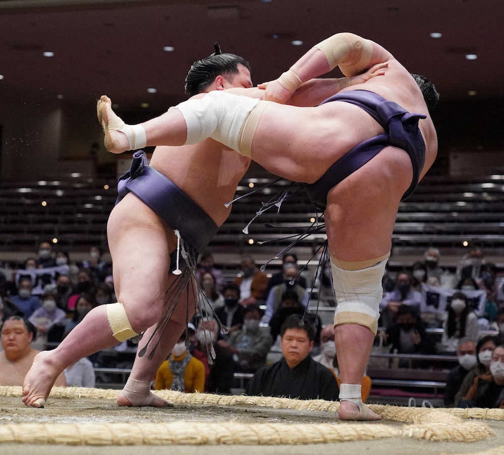 【画像・写真】【荒磯親方　真眼】阿武咲見せた照封じお手本　「ハズ押し」脇の下にのぞかせ左へ右へ