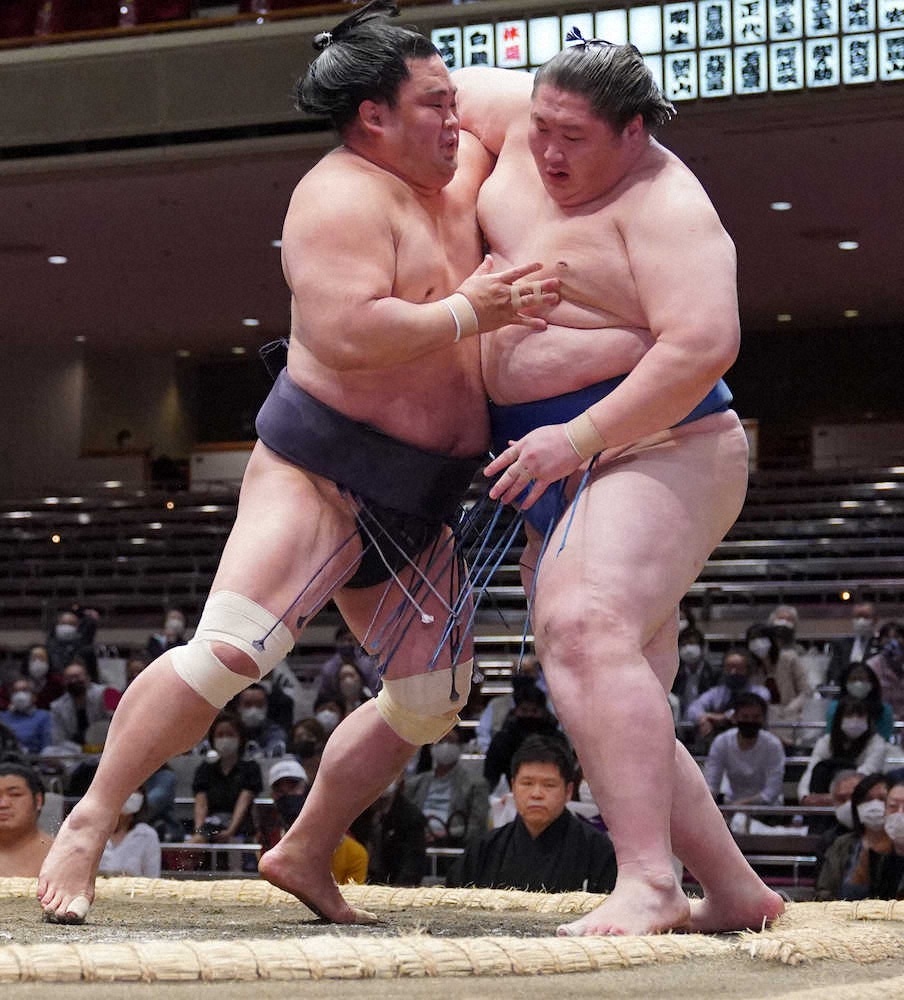 【画像・写真】妙義龍、勝ちっぱなし唯一5連勝　逸ノ城寄り切り「気分良くしていきます」