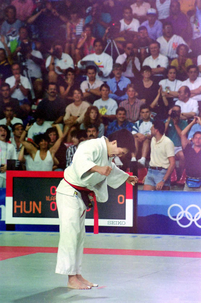 1992年7月のバルセロナ五輪で、アクシデントにも負けず不屈の闘志で男子71キロ級金メダルを獲得した古賀稔彦さん