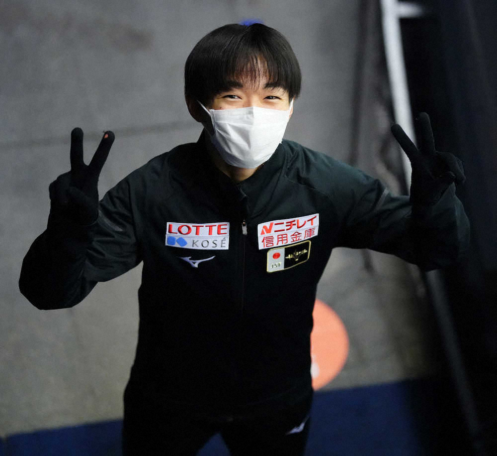 【画像・写真】鍵山　初の世界選手権へ「SPもフリーもノーミスで」、父・正和コーチも海外試合初同行