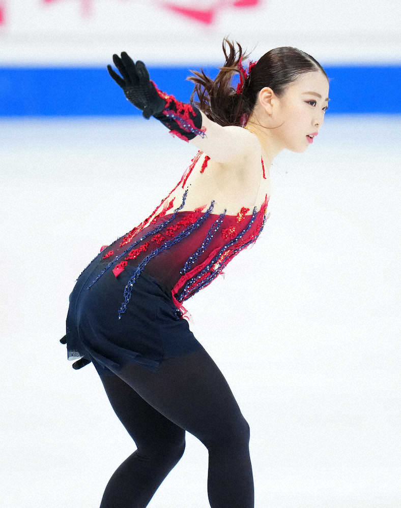 【画像・写真】紀平　2位発進、逆転で初世界一へ1・92点差「全てのジャンプ伸ばせる」