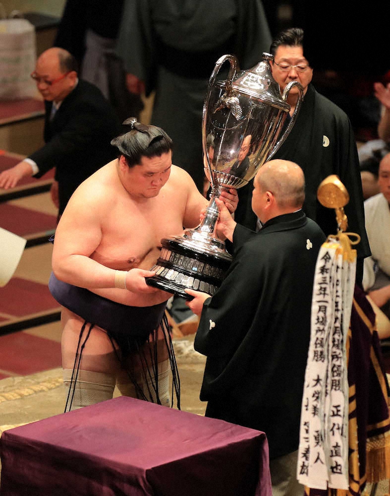 【画像・写真】照ノ富士が場所後に大関昇進へ　八角理事長は今後の綱獲り挑戦も期待　3大関には奮起促す
