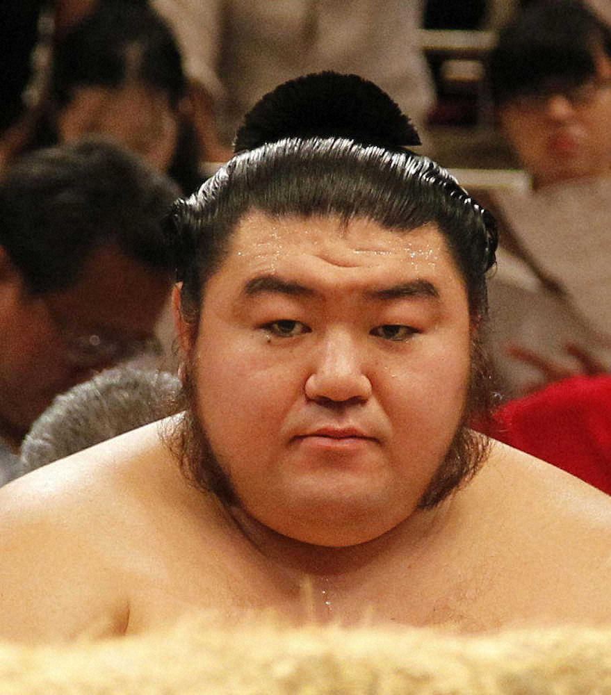 【画像・写真】閉鎖の東関部屋　42歳元十両・華王錦引退、最後の7番相撲で白星