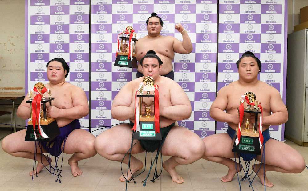 大相撲の表彰式 優勝力士への表彰の順番や賞品内容などがスゴイ 出演者情報