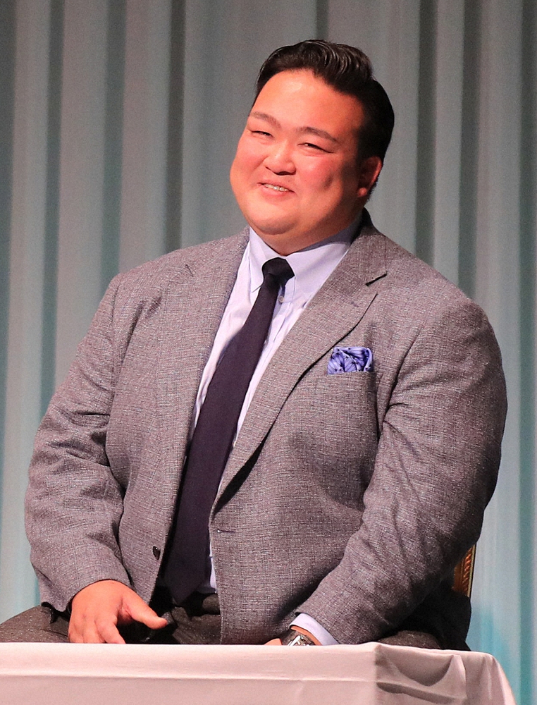 【画像・写真】荒磯親方に学位授与　早大大学院修士課程修了、最優秀論文で表彰