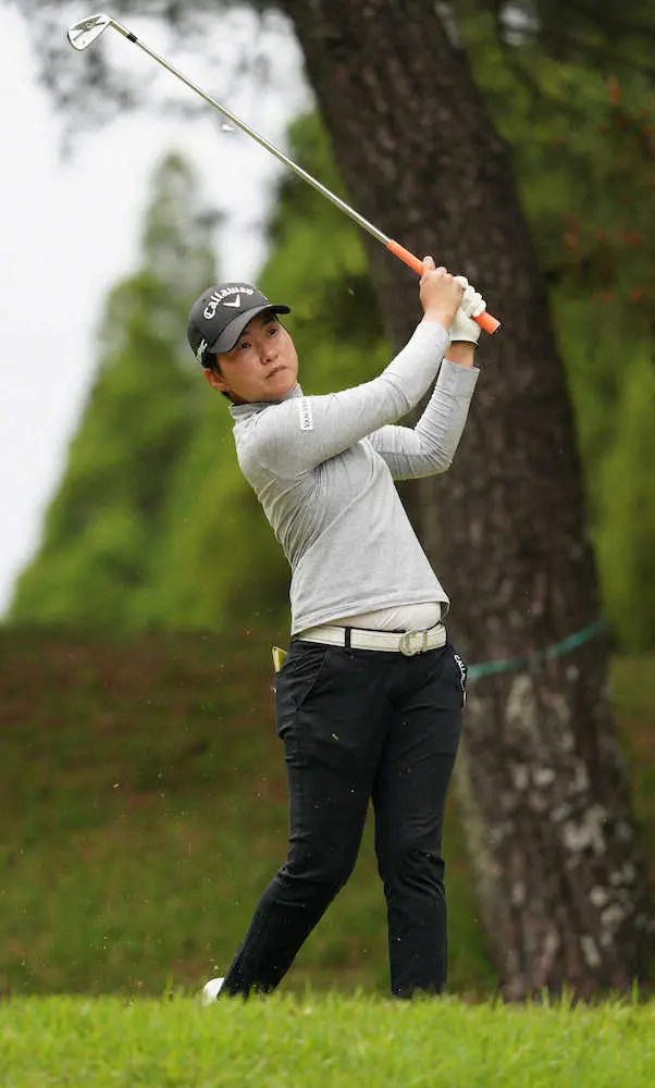 【画像・写真】松山先輩に負けない!沖が3年ぶり首位　課題のパター好調6バーディー