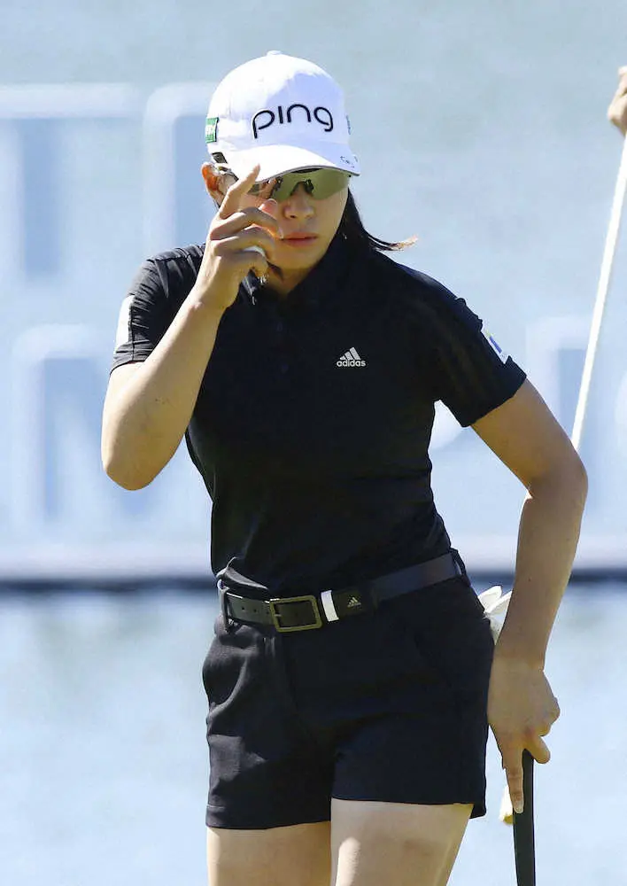 【画像・写真】渋野、いきなり池ポチャも…「持ちこたえて何とか」予選突破に安ど