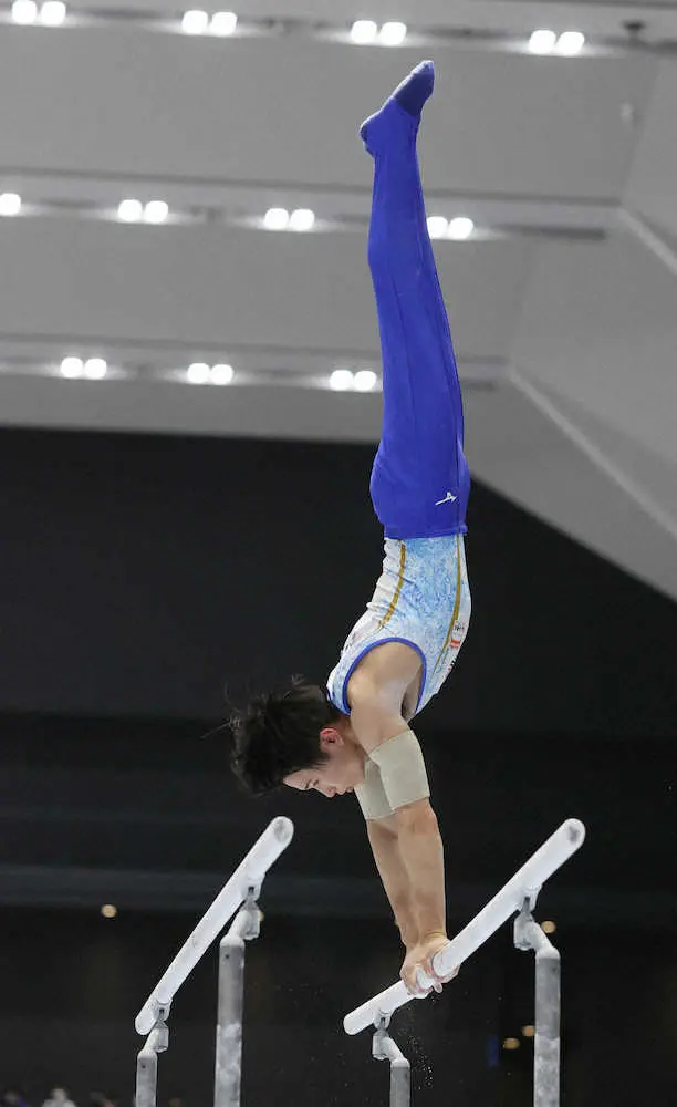 【画像・写真】前回王者・萱「硬さあった」床でリズム乗れず着地失敗…3位スタート