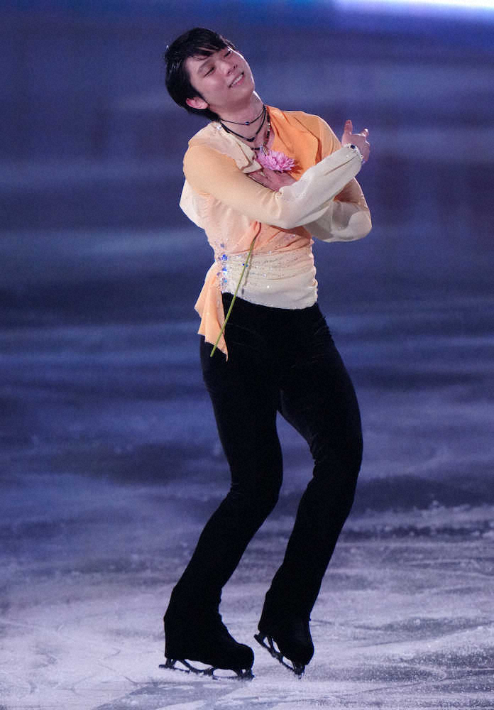 世界フィギュアスケート国別対抗戦エキシビション アンコールに応えてspを滑る羽生結弦 撮影 小海途 良幹 スポニチ Sponichi Annex スポーツ