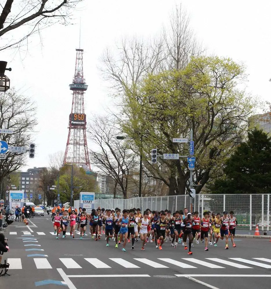 ＜札幌ハーフマラソン＞札幌市内を走る参加者たち（撮影・西海健太郎）