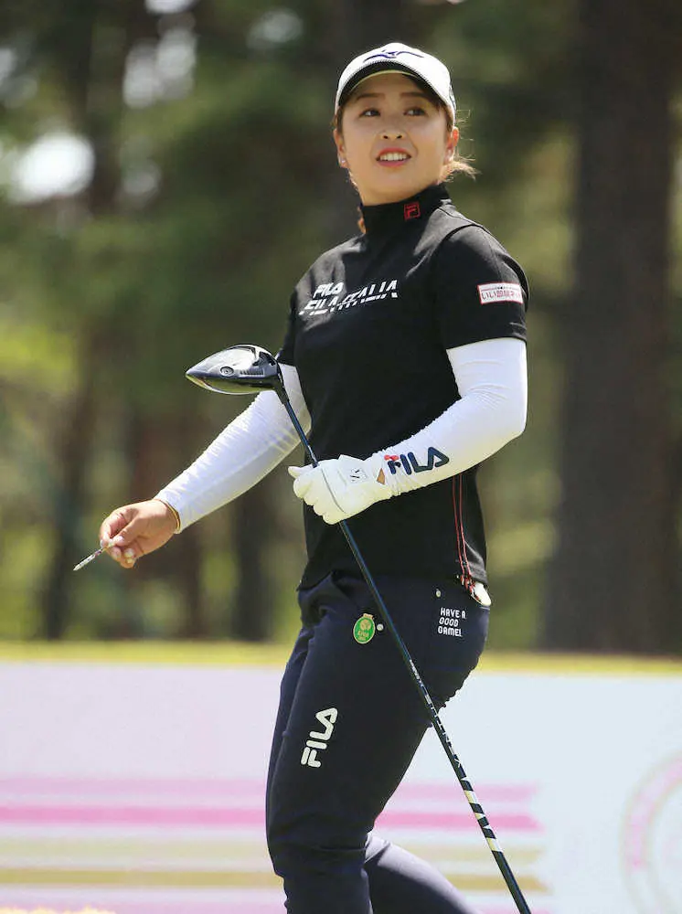 【画像・写真】西郷　ジャンボ流スイングで首位と2差　初優勝目指す19歳「集中して楽しむ」