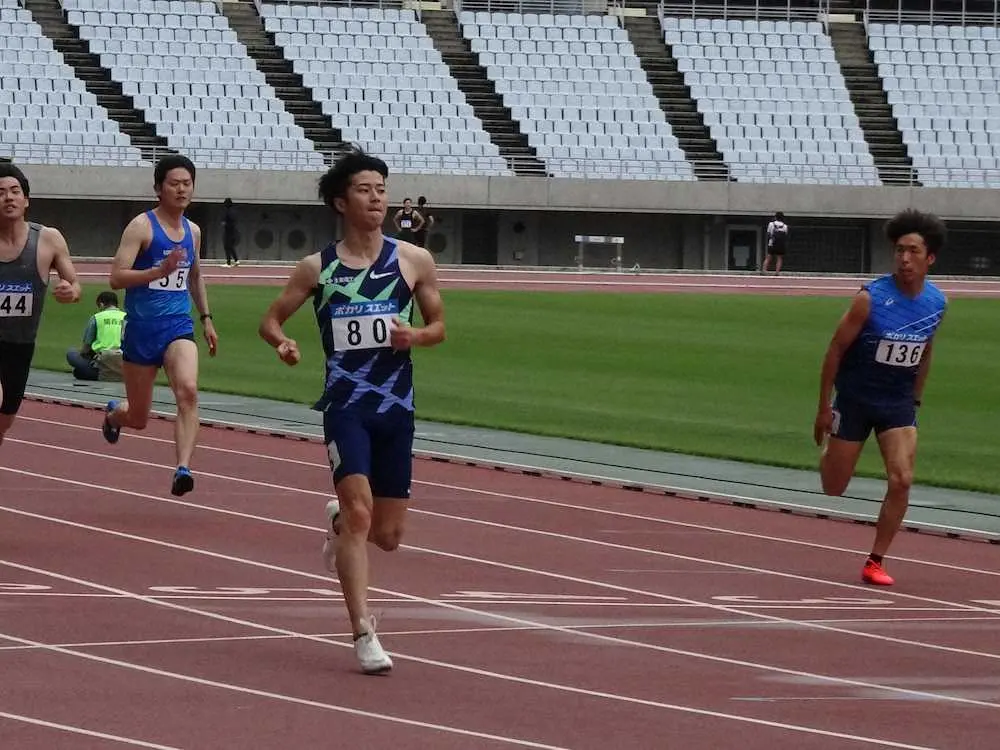 ＜陸上・関西実業団選手権男子100メートル＞多田修平（右から2人目）は予選で力を抑えながら楽々の1着でゴールした