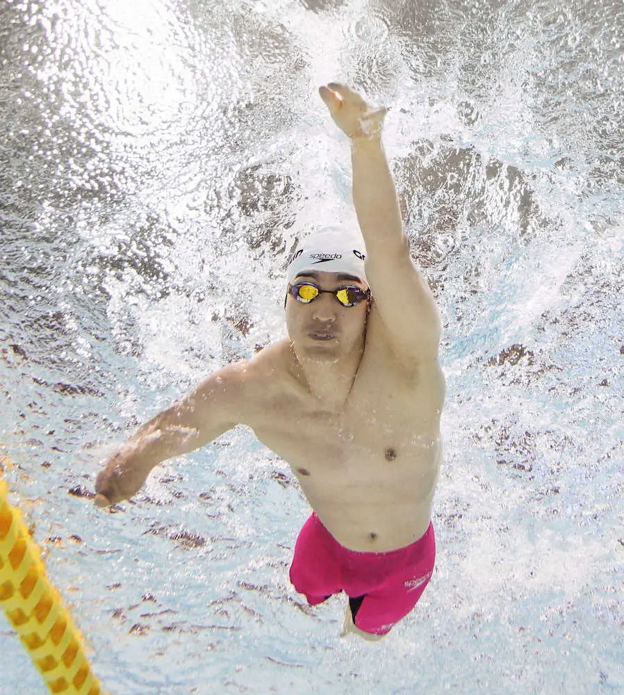 男子200メートル自由形（運動機能障害S4）決勝　力泳する鈴木孝幸。派遣基準記録を突破し、東京パラリンピック代表に内定した