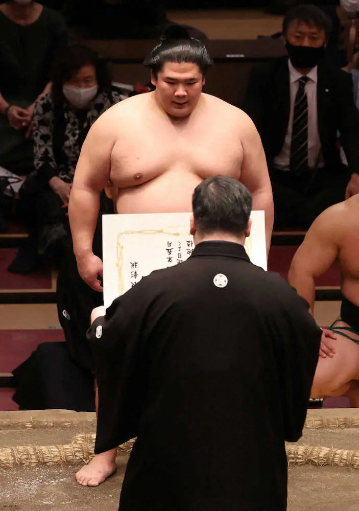 【画像・写真】業師の宇良が初めて十両優勝　7月名古屋場所で幕内復帰確実「長かった」